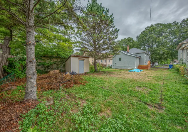 Photo 3 of Single family home for sale at 415 Bay St, Saint Paul, MN 55102 | MLS# 7145137 | Listing updated on 2026-09-19