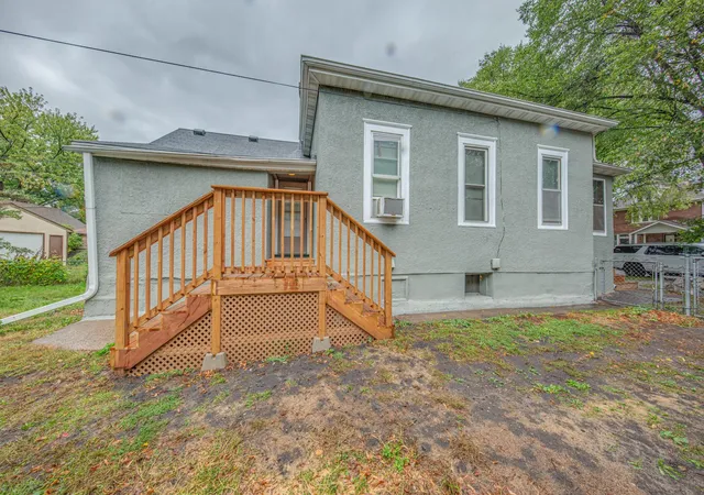 Photo 4 of Single family home for sale at 415 Bay St, Saint Paul, MN 55102 | MLS# 7145137 | Listing updated on 2026-09-19