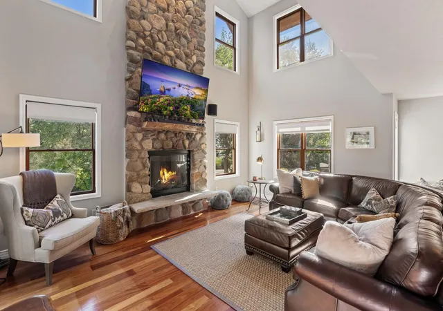 Photo 3 of Single family home for sale at 126 Courtland St, Excelsior, MN 55331 | MLS# 7145144 | Listing updated on 2026-09-23