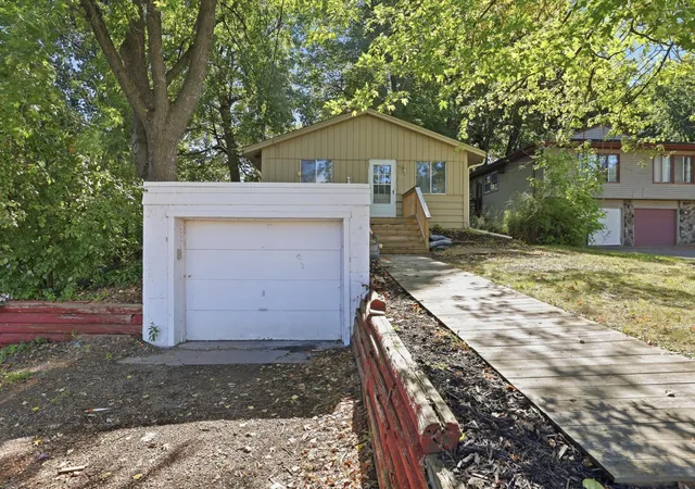 Photo 1 of Single family home for sale at 5013 Shoreline Dr, Mound, MN 55364 | MLS# 7145149 | Listing updated on 2026-09-28