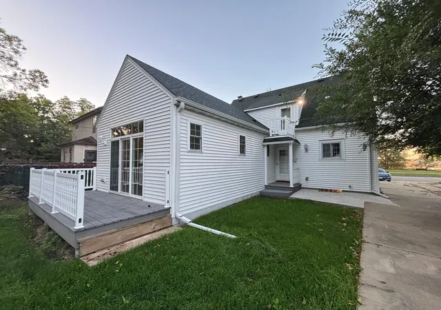 Photo 2 of Single family home for sale at 96 Mounds Blvd, Saint Paul, MN 55106 | MLS# 7145151 | Listing updated on 2026-10-17
