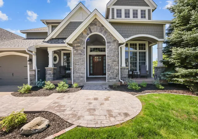 Photo 3 of Mansion for sale at 7525 Territory Pass, Lakeville, MN 55044 | MLS# 7145160 | Listing updated on 2026-09-16