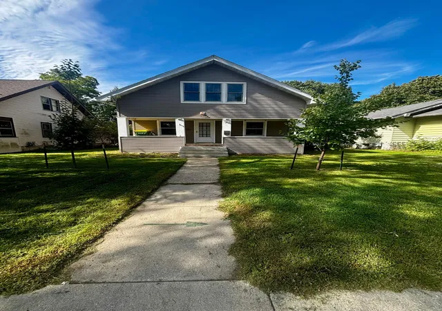 Photo 1 of Single family home for sale at 708 S Hiawatha Ave, Pipestone, MN 56164 | MLS# 7145165 | Listing updated on 2026-10-23