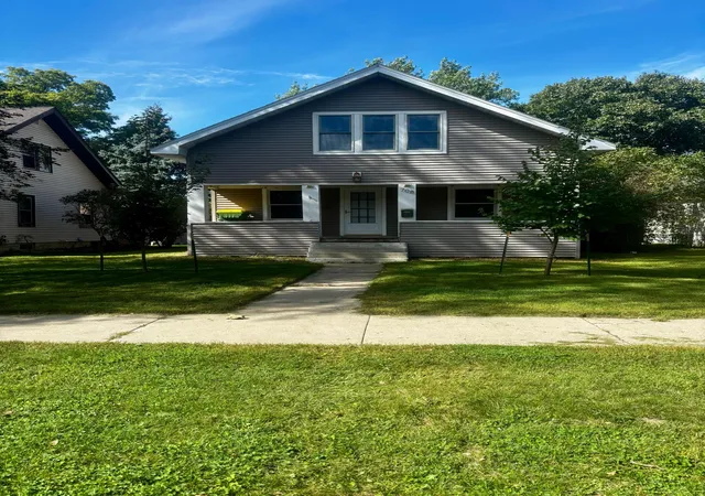 Photo 2 of Single family home for sale at 708 S Hiawatha Ave, Pipestone, MN 56164 | MLS# 7145165 | Listing updated on 2026-09-17