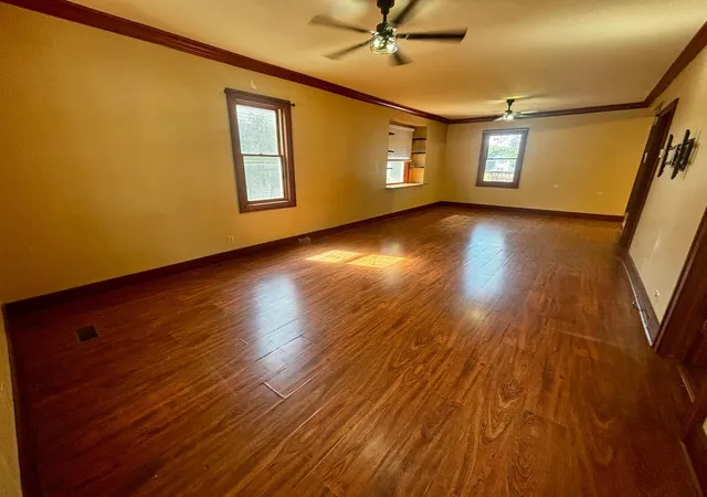 Photo 3 of Single family home for sale at 708 S Hiawatha Ave, Pipestone, MN 56164 | MLS# 7145165 | Listing updated on 2026-09-17