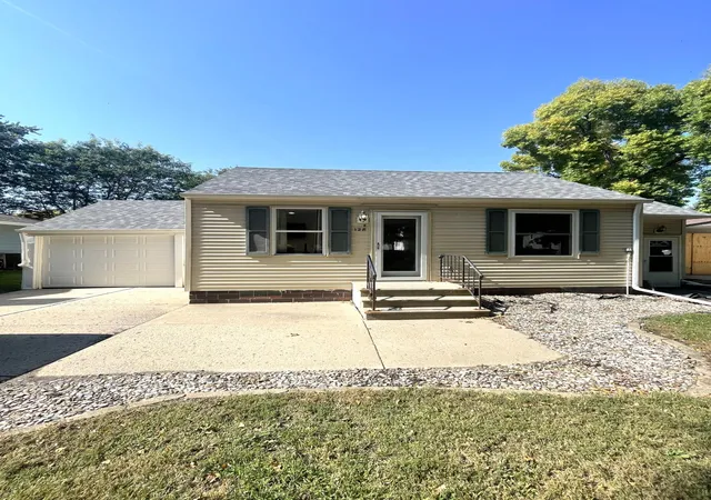 Photo 1 of Single family home for sale at 128 S Main St, Sherburn, MN 56171 | MLS# 7145171 | Listing updated on 2026-09-19
