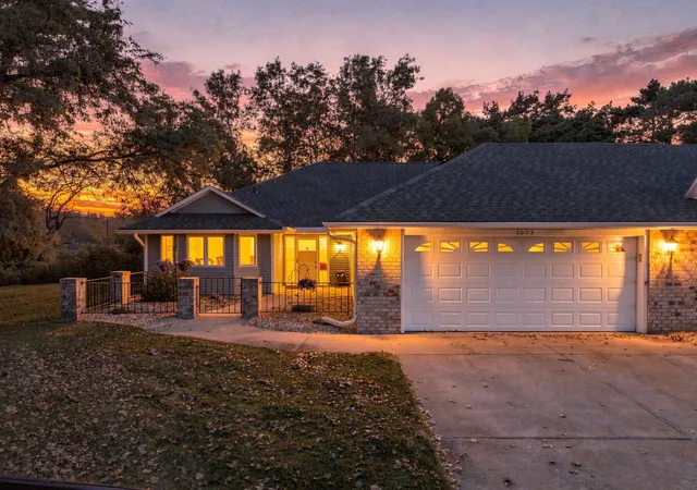 Photo 1 of Single family home for sale at 1053 Royal Ct, Saint Paul, MN 55126 | MLS# 7145183 | Listing updated on 2026-10-16