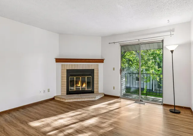 Listing Photo 5 - Condo for sale in building located at 1728 Pleasant St, Lauderdale, MN 55113 - Unit #E