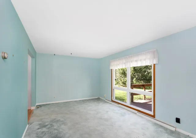 Photo 3 of Single family home for sale at 407 Kelly Cir, Duluth, MN 55811 | MLS# 7145206 | Listing updated on 2026-09-18