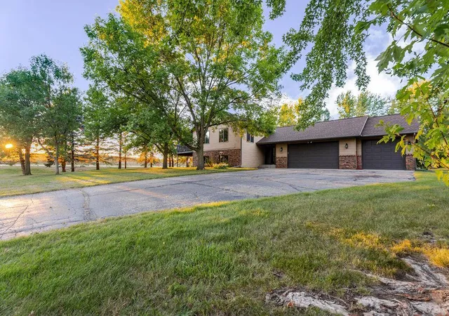 Photo 3 of Single family home for sale at 4278 236th Street, Saint Augusta, MN 56301 | MLS# 7145224 | Listing updated on 2026-10-07