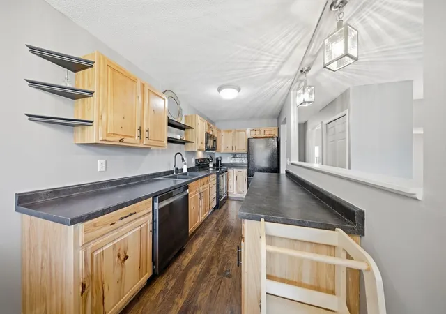 Photo 3 of Single family home for sale at 3610 Avon Ct, Saint Paul, MN 55125 | MLS# 7145246 | Listing updated on 2026-10-03