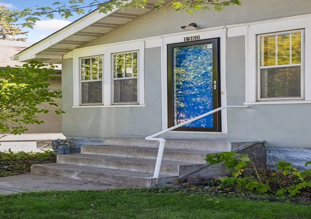 Photo 3 of Single family home for sale at 1960 Ivy Ave E, Saint Paul, MN 55119 | MLS# 7145275 | Listing updated on 2026-10-15