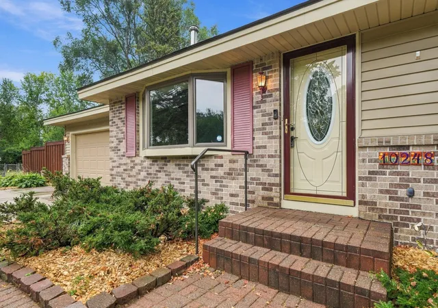 Photo 2 of Single family home for sale at 10248 Washburn Cir S, Minneapolis, MN 55431 | MLS# 7145279 | Listing updated on 2026-10-08