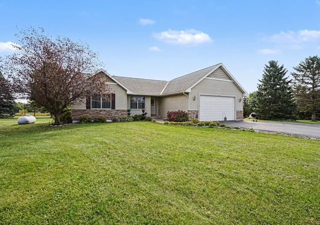 Photo 2 of Single family home for sale at 2241 122nd Street, New Richmond, WI 54017 | MLS# 7145307 | Listing updated on 2026-09-26