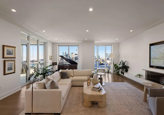 Photo 2 of Condo for sale at 1111 W River Pkwy #20B, Minneapolis, MN 55415 | MLS# 7145316 | Listing updated on 2026-09-29