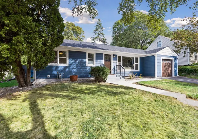 Photo 2 of Single family home for sale at 1947 Yorkshire Ct, Saint Paul, MN 55116 | MLS# 7145321 | Listing updated on 2026-10-07