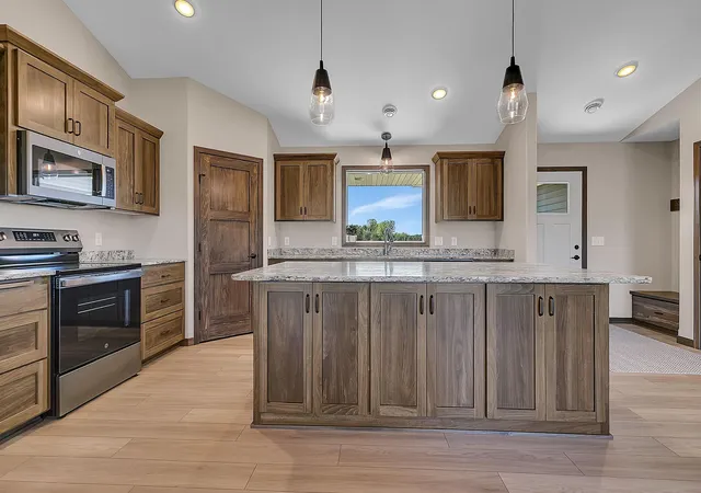 Photo 3 of Single family home for sale at 1942 68th Avenue N, Saint Cloud, MN 56303 | MLS# 7145327 | Listing updated on 2026-09-17
