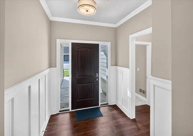 Photo 3 of Sale Pending at 17250 47th Avenue N, Minneapolis, MN 55446 | MLS# 7145328 | Listing updated on 2026-10-18