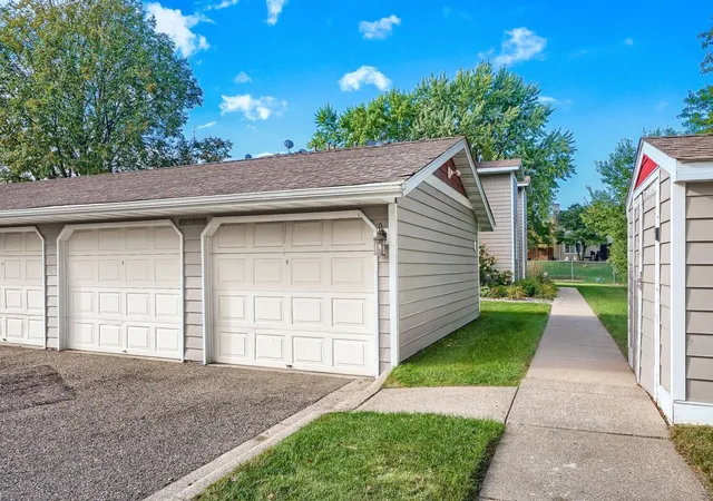 Photo 2 of Condo for sale at 4515 Cinnamon Ridge Trl #A, Saint Paul, MN 55122 | MLS# 7145329 | Listing updated on 2026-10-08