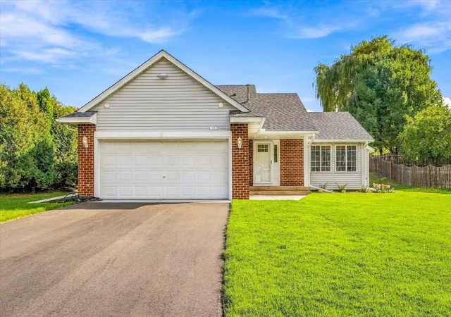 Photo 2 of Single family home for sale at 342 Parkview Ln S, Saint Paul, MN 55119 | MLS# 7145337 | Listing updated on 2026-10-17
