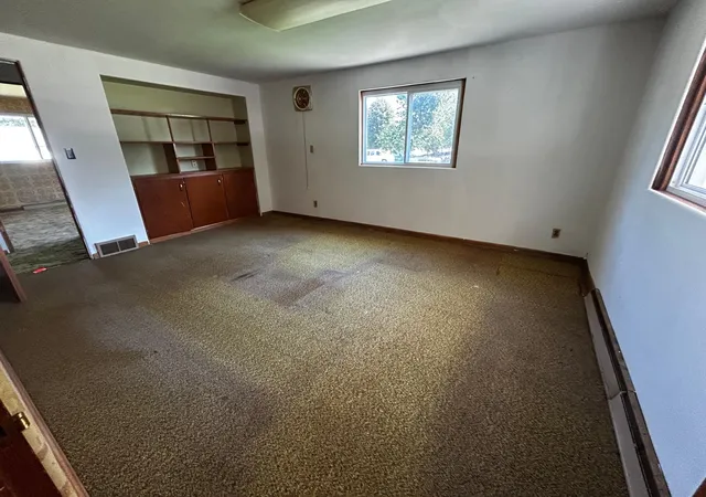 Photo 4 of Single family home for sale at 202 W Main St, Ceylon, MN 56121 | MLS# 7145348 | Listing updated on 2026-09-17
