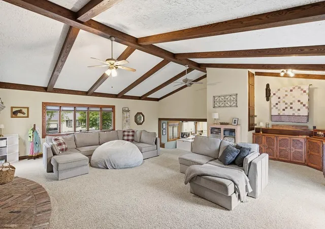 Photo 1 of Single family home for sale at 402 N Minnesota St, Marshall, MN 56258 | MLS# 7145381 | Listing updated on 2026-09-27