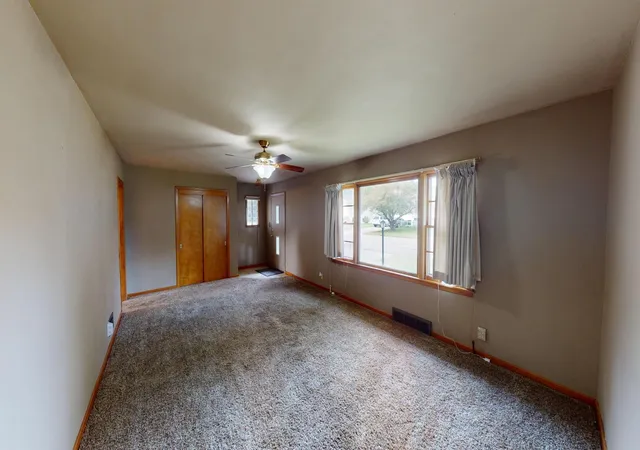 Photo 3 of Single family home for sale at 204 Fairview Dr, Albert Lea, MN 56007 | MLS# 7145396 | Listing updated on 2026-09-22
