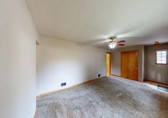 Photo 3 of Single family home for sale at 204 Fairview Dr, Albert Lea, MN 56007 | MLS# 7145396 | Listing updated on 2026-09-22