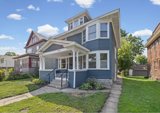 Photo 3 of Single family home for sale at 892 Marshall Ave, Saint Paul, MN 55104 | MLS# 7145401 | Listing updated on 2026-09-29
