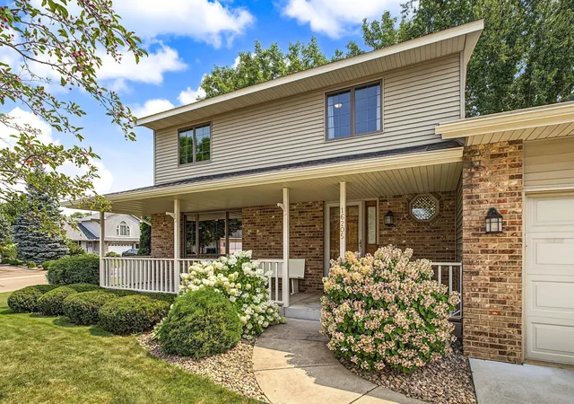 Photo 3 of Single family home for sale at 16205 Logarto Ln, Lakeville, MN 55044 | MLS# 7145430 | Listing updated on 2026-09-17