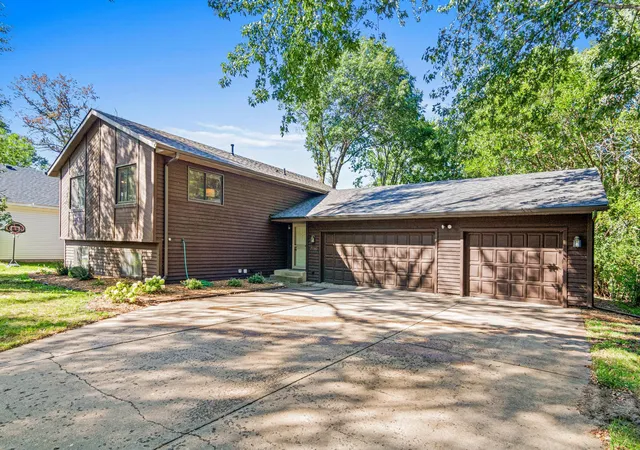 Photo 1 of Single family home for sale at 7720 Long Lake Rd, Saint Paul, MN 55112 | MLS# 7145446 | Listing updated on 2026-10-23
