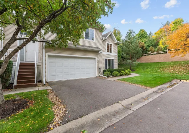 Photo 2 of Single family home for sale at 320 Willoughby Way W, Hopkins, MN 55305 | MLS# 7145451 | Listing updated on 2026-10-05