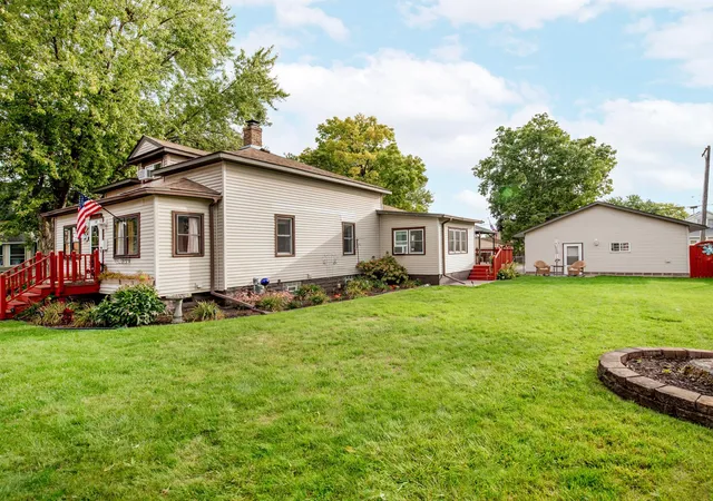 Photo 3 of Single family home for sale at 125 3rd Avenue S, South Saint Paul, MN 55075 | MLS# 7145457 | Listing updated on 2026-10-02