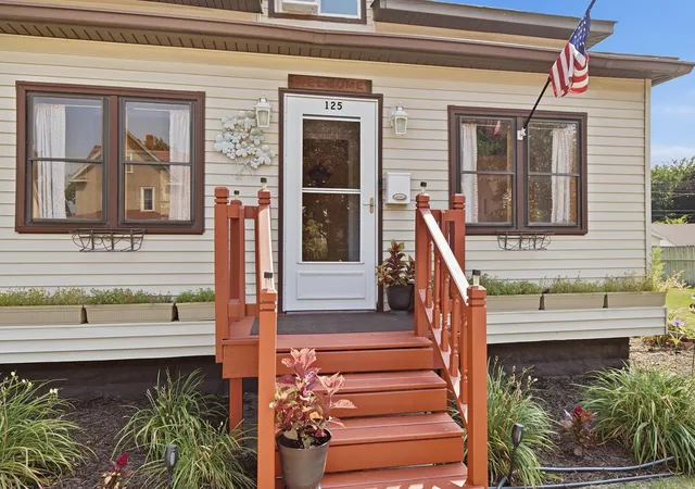 Photo 4 of Single family home for sale at 125 3rd Avenue S, South Saint Paul, MN 55075 | MLS# 7145457 | Listing updated on 2026-09-17