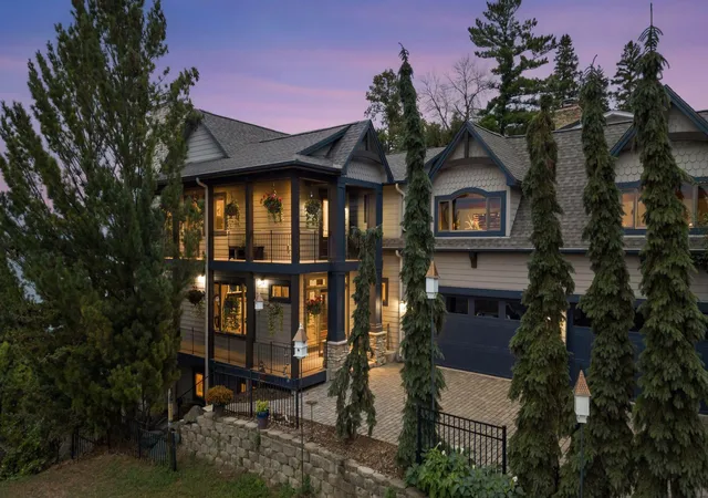 Photo 4 of Single family home for sale at 432 E Lake St, Waconia, MN 55387 | MLS# 7145458 | Listing updated on 2026-09-19