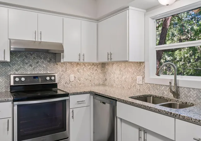 Photo 4 of Single family home for sale at 15001 Oakland Ave S, Burnsville, MN 55306 | MLS# 7145469 | Listing updated on 2026-09-18