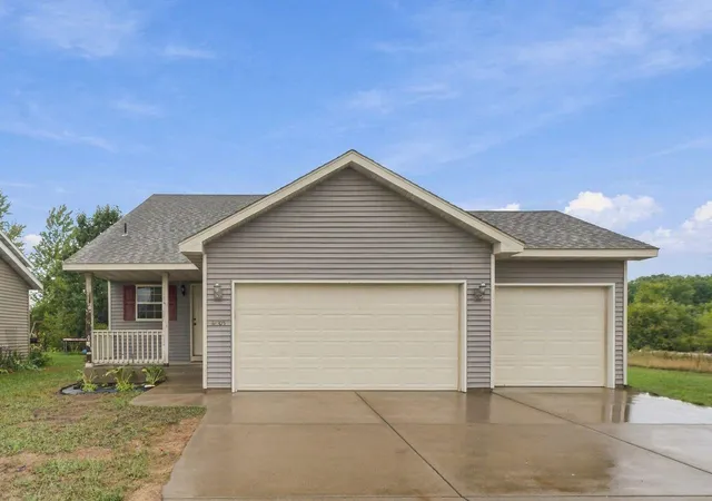Photo 1 of Single family home for sale at 4005 21st Avenue S, Saint Cloud, MN 56301 | MLS# 7145477 | Listing updated on 2026-09-23