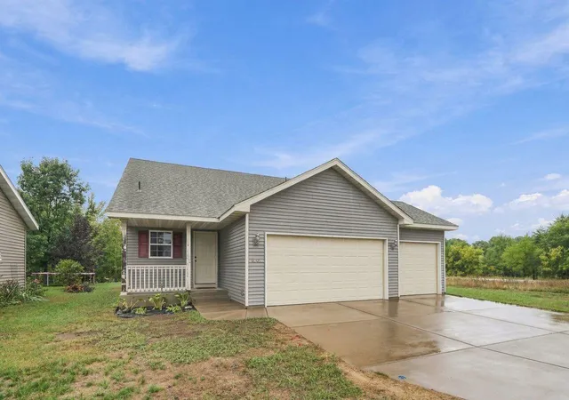 Photo 2 of Single family home for sale at 4005 21st Avenue S, Saint Cloud, MN 56301 | MLS# 7145477 | Listing updated on 2026-09-23