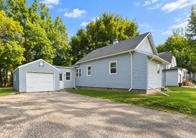 Photo 4 of Single family home for sale at 709 8th Avenue SE, Waseca, MN 56093 | MLS# 7145479 | Listing updated on 2026-09-18