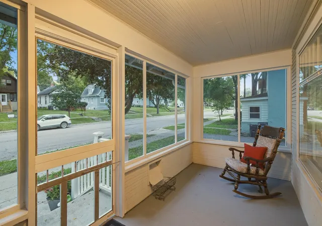 Photo 3 of Single family home for sale at 816 N 5th Street, Mankato, MN 56001 | MLS# 7145491 | Listing updated on 2026-09-21