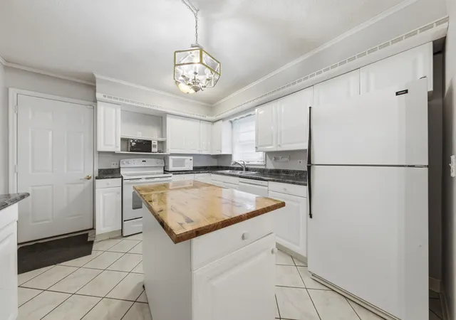 Photo 4 of Single family home for sale at 6009 2nd Street NE, Minneapolis, MN 55432 | MLS# 7145494 | Listing updated on 2026-10-17