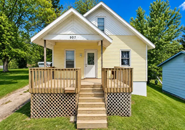Single family home for sale at 907 N Baird Ave, Fergus Falls, MN 56537 | MLS# 7145496