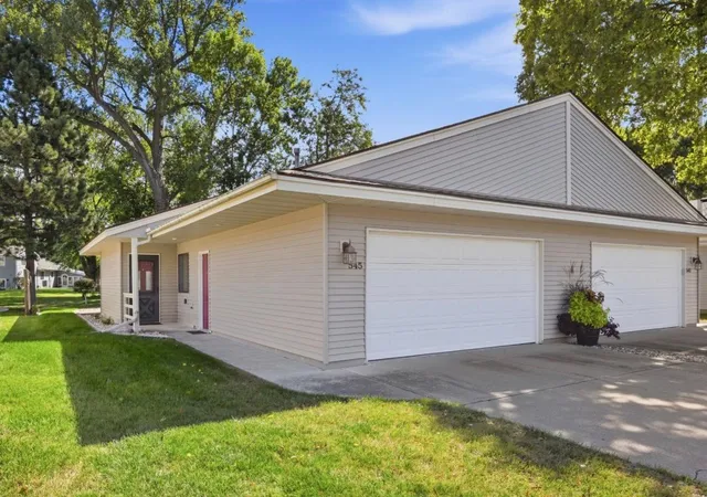Photo 2 of Single family home for sale at 545 Graham St Sw, Hutchinson, MN 55350 | MLS# 7145503 | Listing updated on 2026-09-21