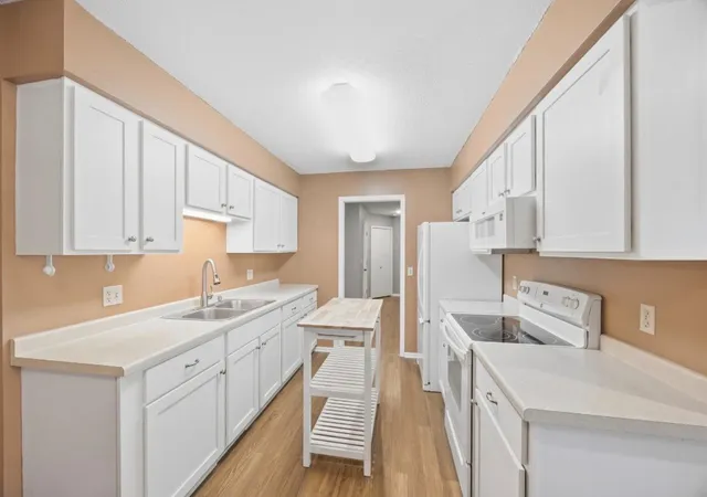 Photo 4 of Single family home for sale at 545 Graham St SW, Hutchinson, MN 55350 | MLS# 7145503 | Listing updated on 2026-09-21