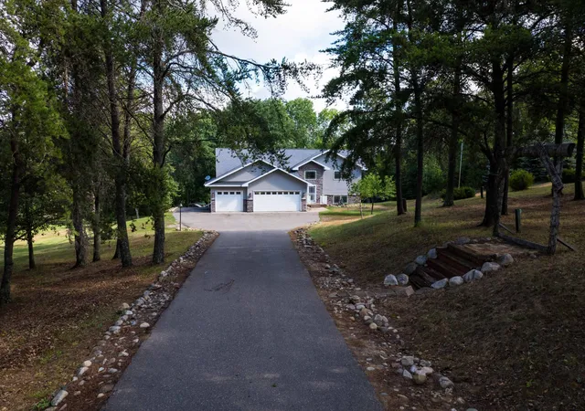 Photo 4 of Single family home for sale at 7232 Dove St, Pequot Lakes, MN 56472 | MLS# 7145515 | Listing updated on 2026-09-25