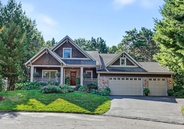 Photo 4 of Single family home for sale at 4844 Pinecroft Ct N, Stillwater, MN 55082 | MLS# 7145547 | Listing updated on 2026-10-05