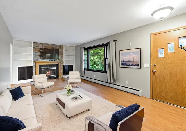 Photo 4 of Single family home for sale at 405 Creek Ln, Chaska, MN 55318 | MLS# 7145550 | Listing updated on 2026-09-18