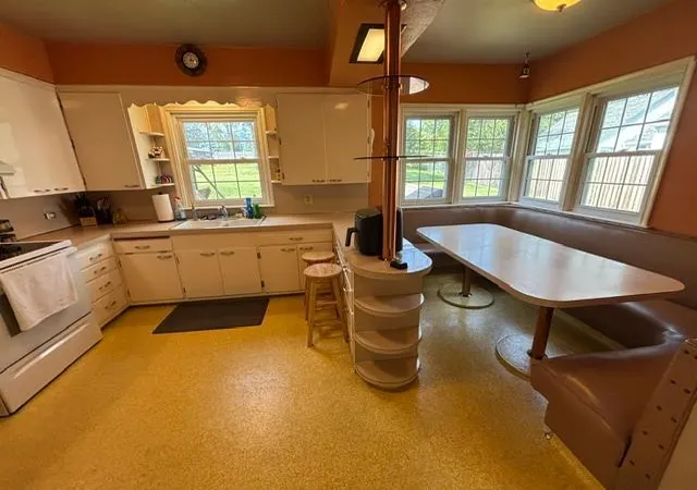 Photo 3 of Single family home for sale at 3809 2nd Avenue E, Hibbing, MN 55746 | MLS# 7145560 | Listing updated on 2026-09-22