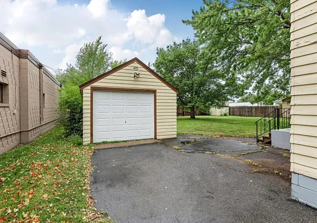 Photo 3 of Sale Pending at 129 7th Avenue Ne, Saint Cloud, MN 56304 | MLS# 7145570 | Listing updated on 2026-10-03