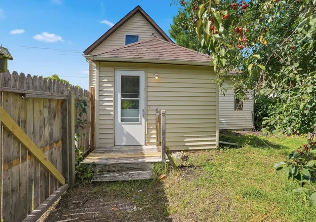 Photo 4 of Single family home for sale at 301 Main Ave N, Red Lake Falls, MN 56750 | MLS# 7145598 | Listing updated on 2026-09-30